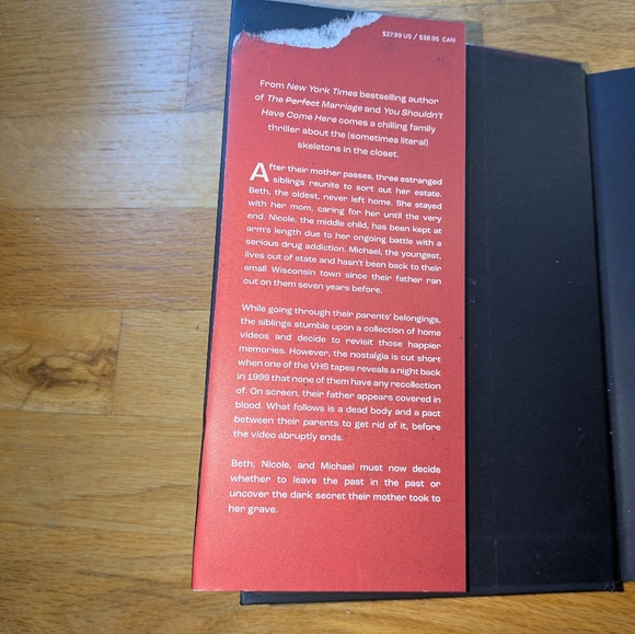 Book: Home Is Where The Bodies Are By Jeneva Rose Used - Picture 5 of 8